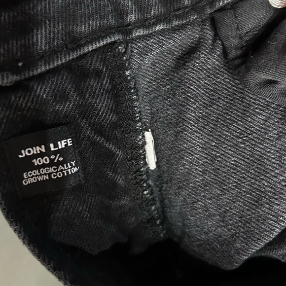 Bundle 3/$25
Zara (2) Black High Rise Mom Jeans - Picture 7 of 13